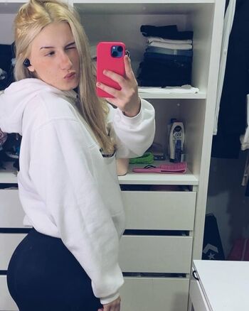 Full leaked Adriele buchner private onlyfans photo