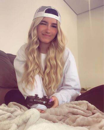 Full leaked Adriele buchner private onlyfans photo