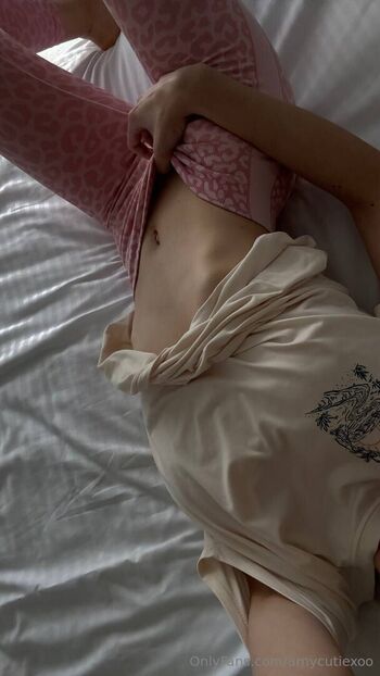Full leaked Amycutiexoo private onlyfans photo