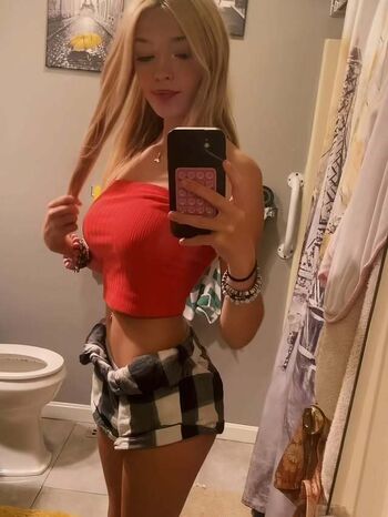 Full leaked Maddison fox / private onlyfans photo