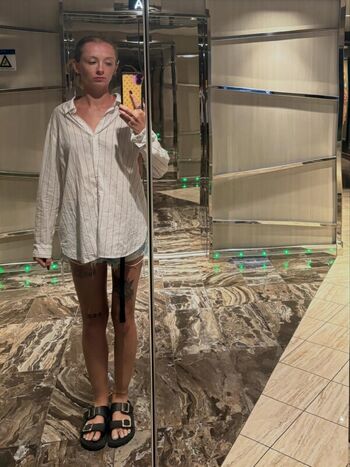 Full leaked Avery shipp page private onlyfans photo