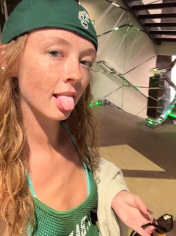 Full leaked Avery shipp private onlyfans photo
