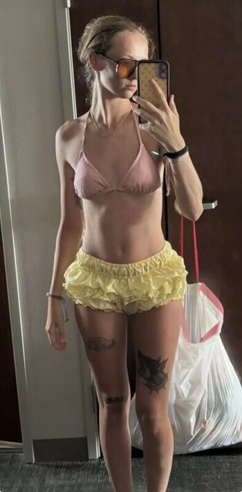 Full leaked Averyshipp private onlyfans photo