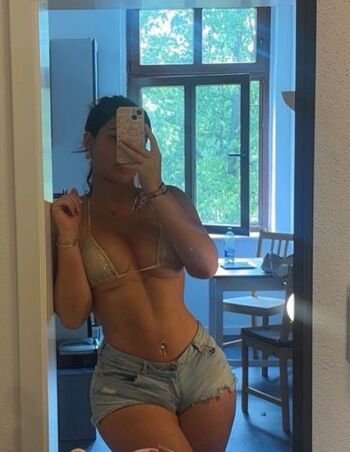 Full leaked Babyleyloo private onlyfans photo