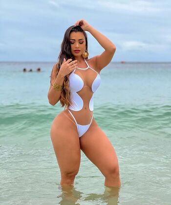 Full leaked Bella araujo private onlyfans photo