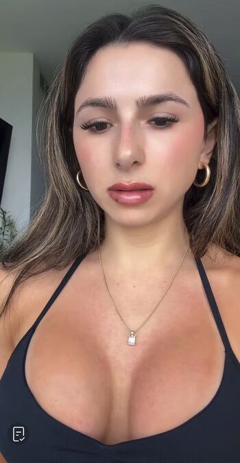 Bella Fleurre