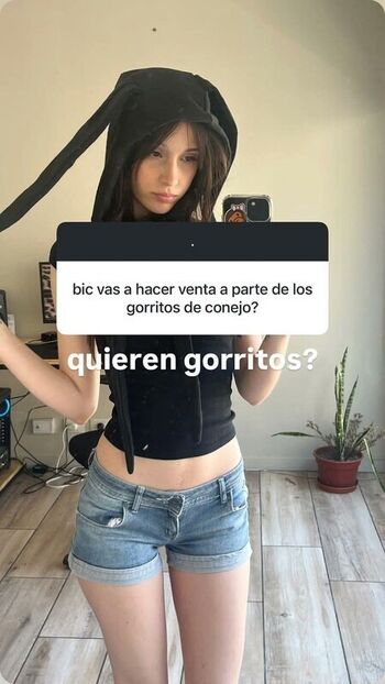 Full leaked Emiri momota/ private onlyfans photo