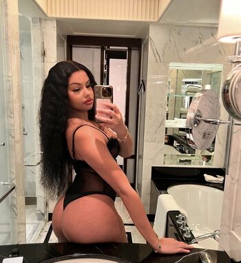 Full leaked Cllmevicky private onlyfans photo