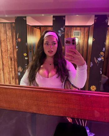 Full leaked Darcycromptonx private onlyfans photo