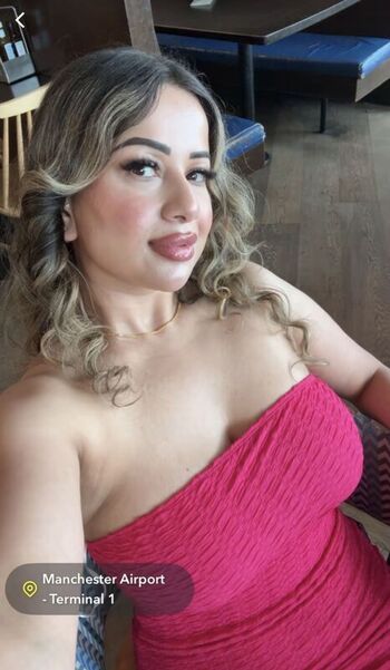 Full leaked Desiqueenuk private onlyfans photo