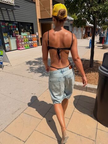 Full leaked Elle smith private onlyfans photo