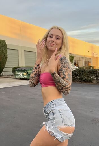 Full leaked Ellieridgerealtor page private onlyfans photo
