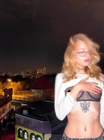 Full leaked Emiliamoore private onlyfans photo
