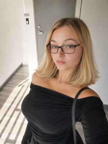 Esmjeej