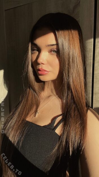 Full leaked Etiennee lng private onlyfans photo