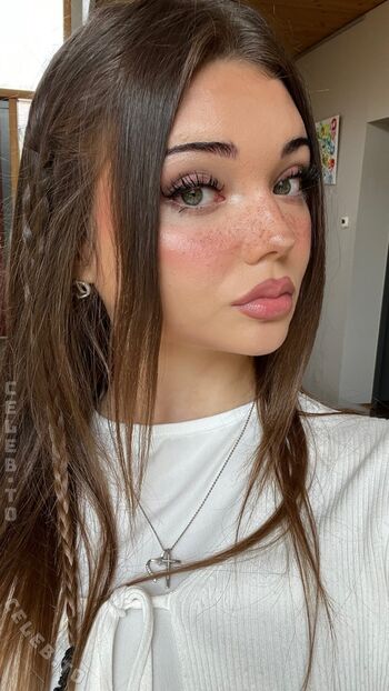Full leaked Etiennee lng private onlyfans photo