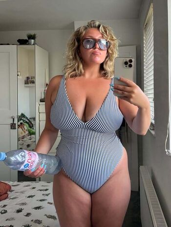 Full leaked Florence clara private onlyfans photo