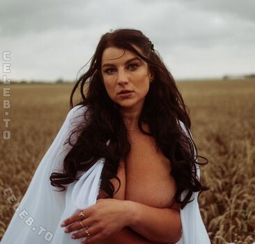 Full leaked Frautramvaiik private onlyfans photo