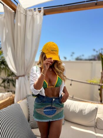 Full leaked Gabi lopes private onlyfans photo
