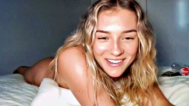 Full leaked Girlpetitexx private onlyfans photo