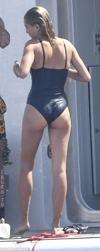 Full leaked Hailey bieber private onlyfans photo