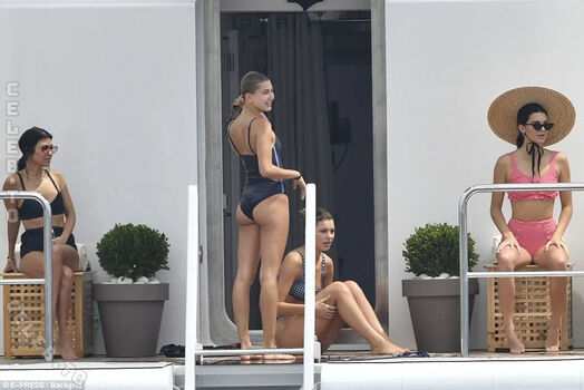 Full leaked Hailey bieber private onlyfans photo
