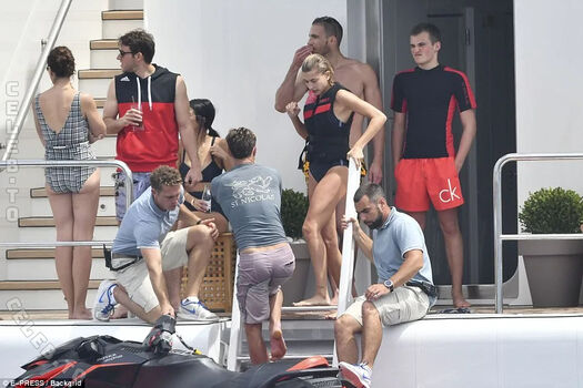 Full leaked Hailey bieber private onlyfans photo