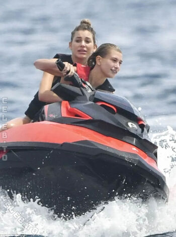 Full leaked Hailey bieber private onlyfans photo