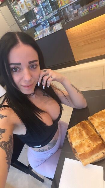 Full leaked Imviolet private onlyfans photo