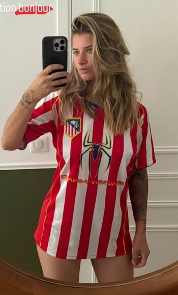 Full leaked Magrinha peituda/ private onlyfans photo