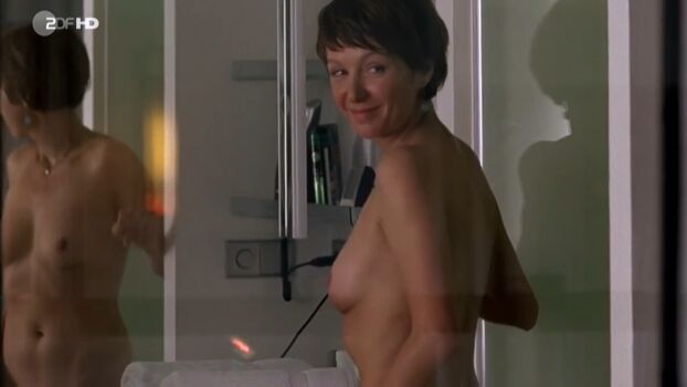 Julia Koschitz