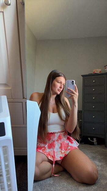 Full leaked Katieexox private onlyfans photo