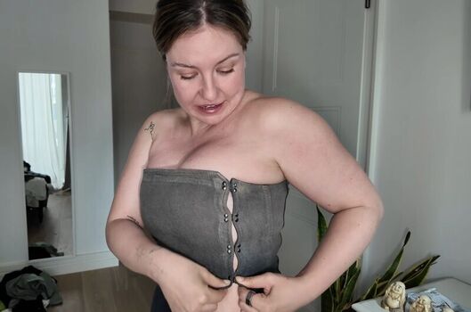Full leaked Adelaide kane/ private onlyfans photo