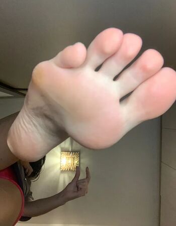 Lalafeet01