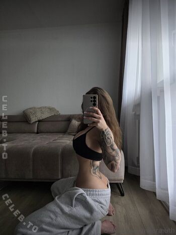 Full leaked Lara uth private onlyfans photo