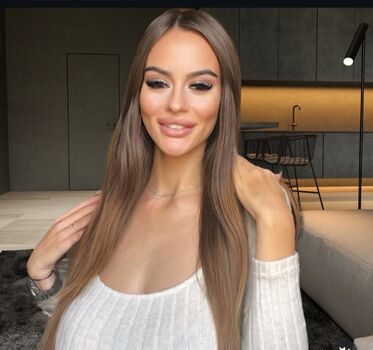Full leaked Laylaaubry private onlyfans photo