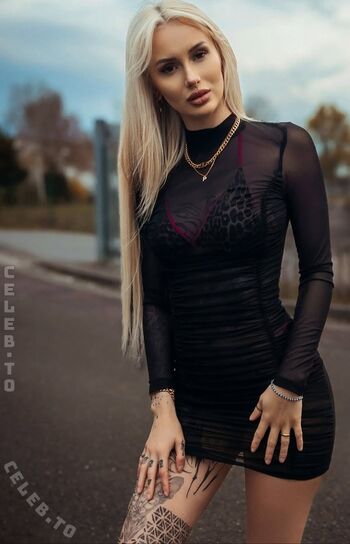Full leaked Lenaxfz private onlyfans photo