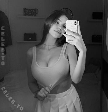 Full leaked Lizezki private onlyfans photo