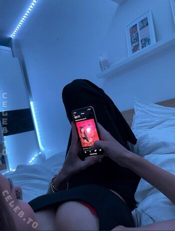 Full leaked Lizezki private onlyfans photo
