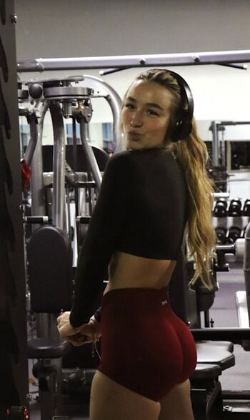 Full leaked Lizzyfulcher private onlyfans photo