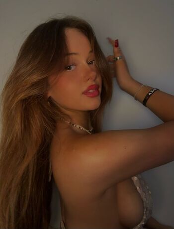 Full leaked Louiselaingx private onlyfans photo