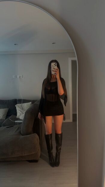 Full leaked Louiselaingx private onlyfans photo