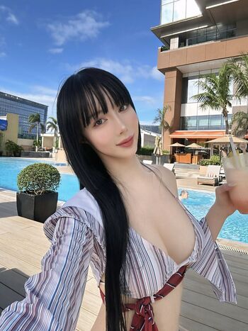Full leaked Lunakim page private onlyfans photo