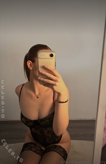 Full leaked Lyrafoxx private onlyfans photo