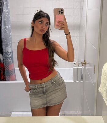 Full leaked Maham malek private onlyfans photo