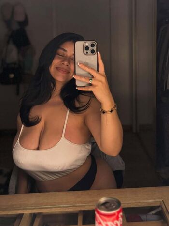 Full leaked Mandaamariahh private onlyfans photo