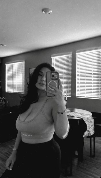Full leaked Mandaamariahh private onlyfans photo