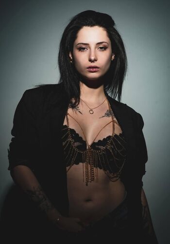 Maya.vrlly