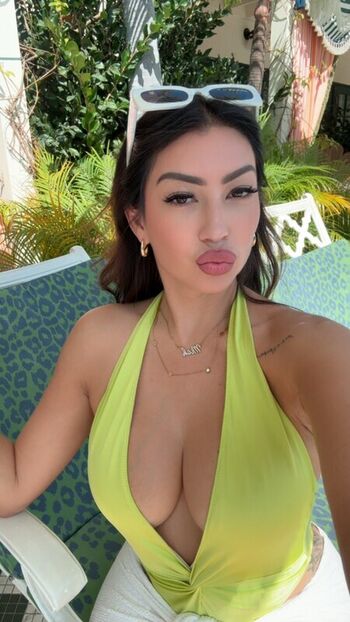 miah__c