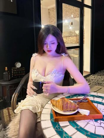 Full leaked Mianh private onlyfans photo
